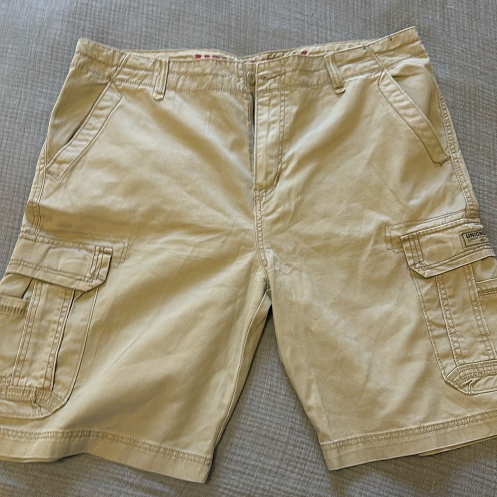 NWOT Men’s Union Bay cargo shorts-42